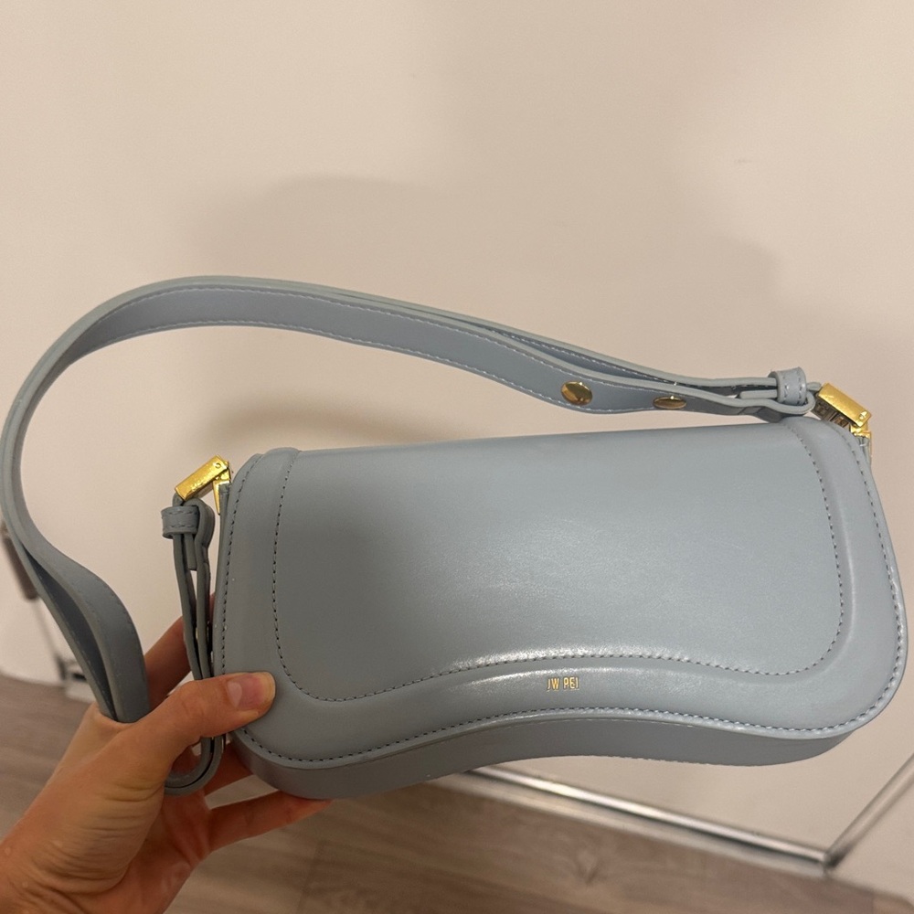 Elegant Blue Leather Shoulder Bag